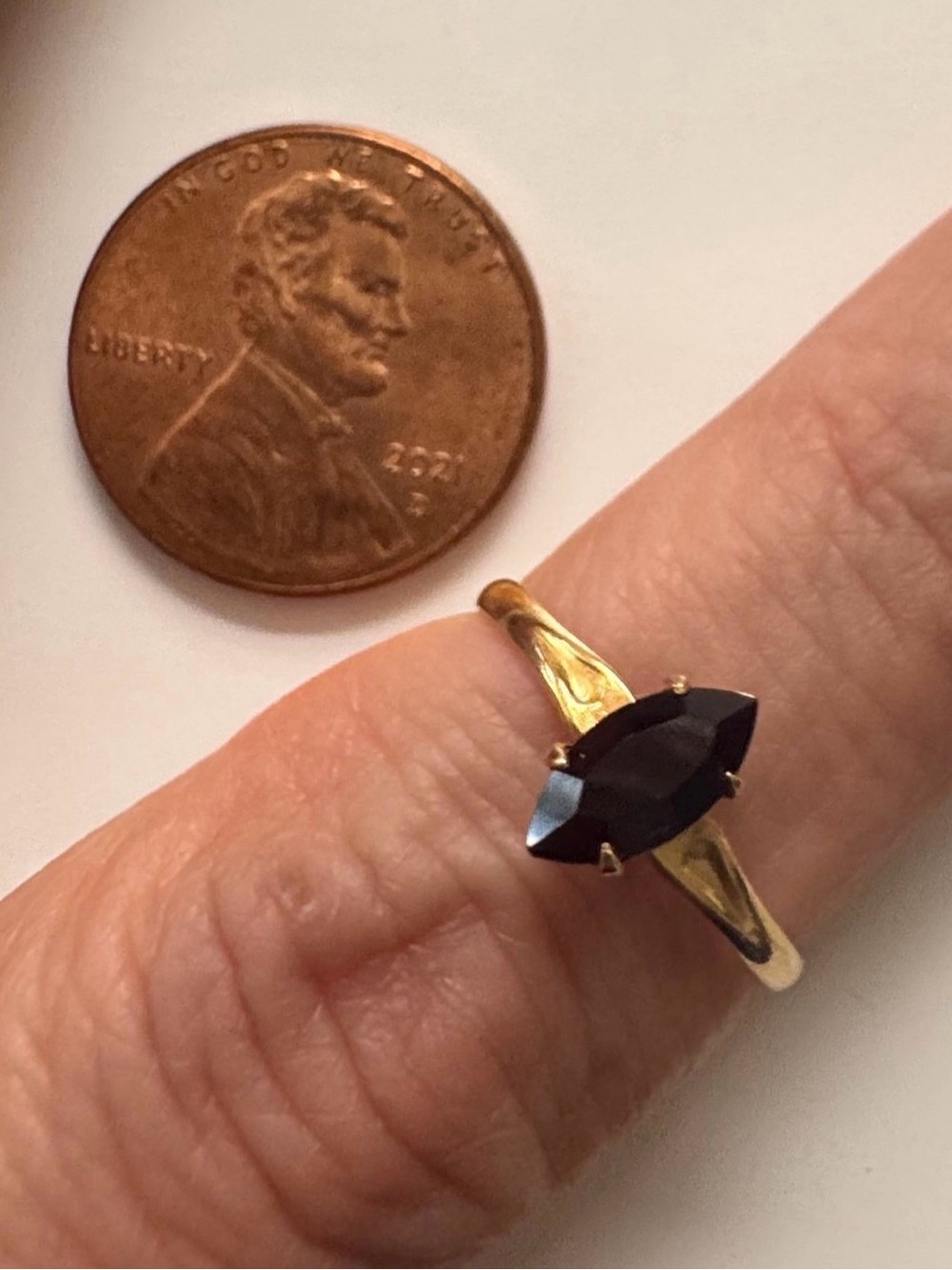 Vintage 10K Yellow Gold Marquise Shaped Paste Garnet Colored Glass Ring Size 5
